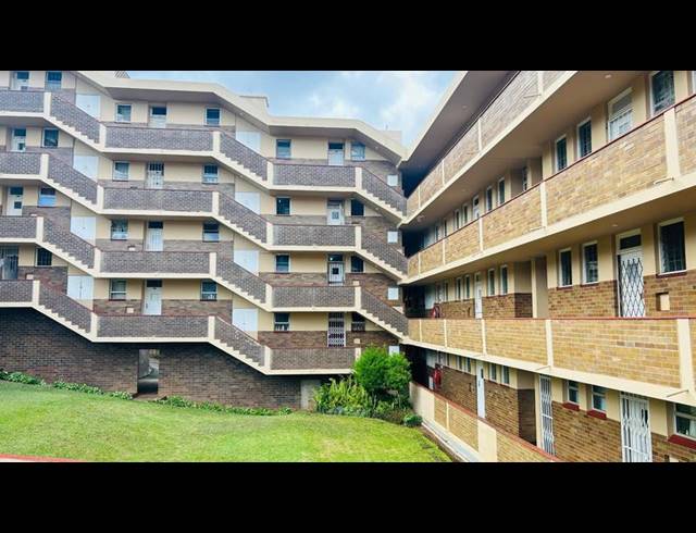 2 BEDROOM APARTMENT FOR SALE IN EMPANGENI CENTRAL